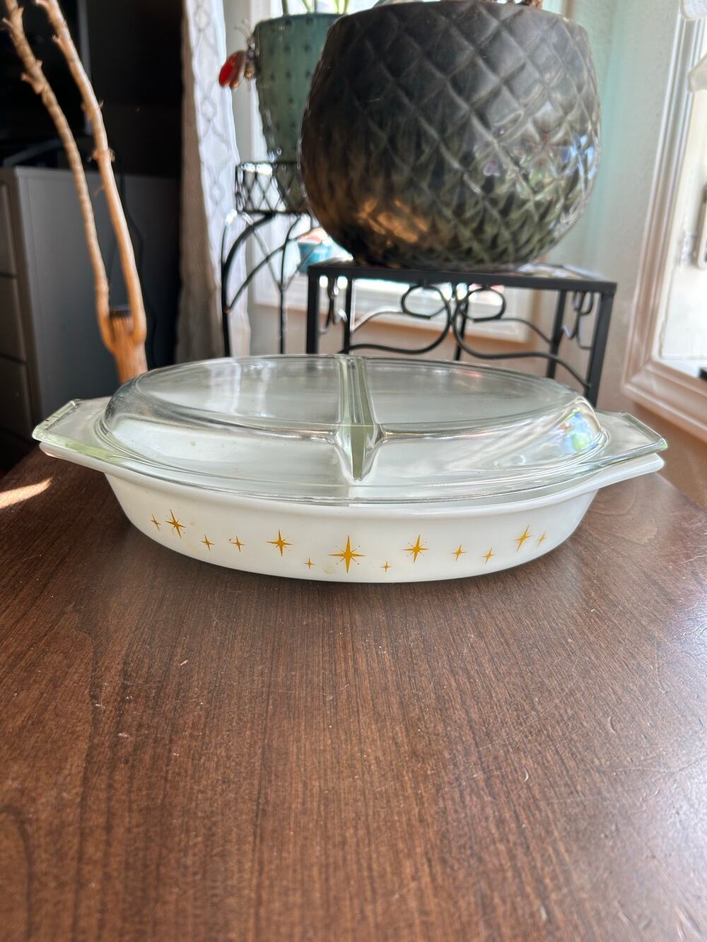 Pyrex Constellation Atomic Starburst Gold Divided Casserole 1.5 qt W/ Lid T39